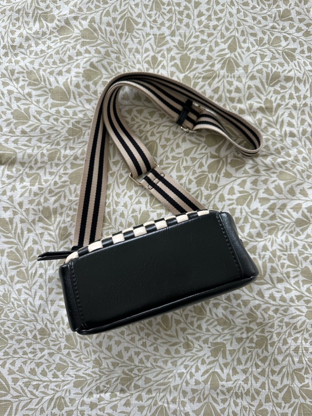 Universal Thread Bag - Picture 3 of 6